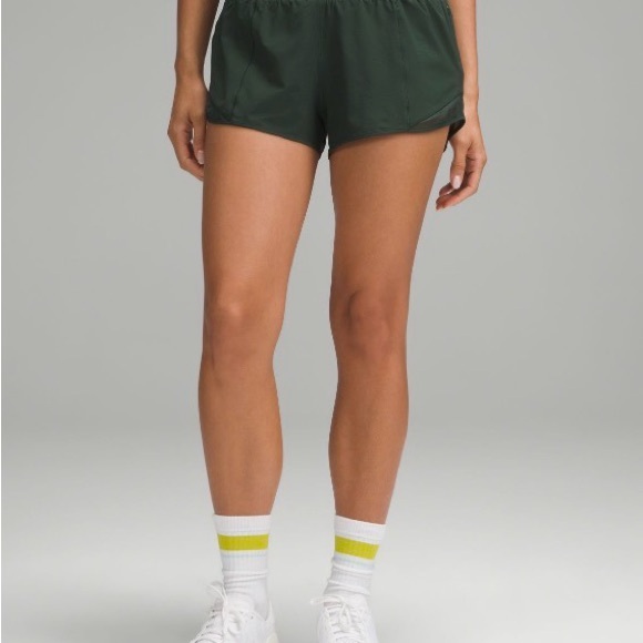 Lululemon legacy green hotty hot shorts, flow y bra and align legging 25” shorts - Picture 3 of 8